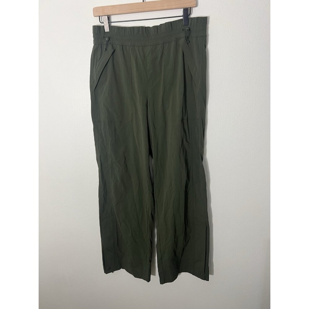 Athleta Trekkie High Rise Parachute Pant Aspen Olive Green size 10